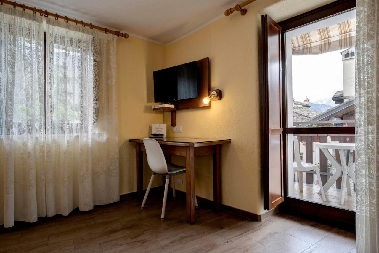 Hotel Cecchin Aosta Exterior foto