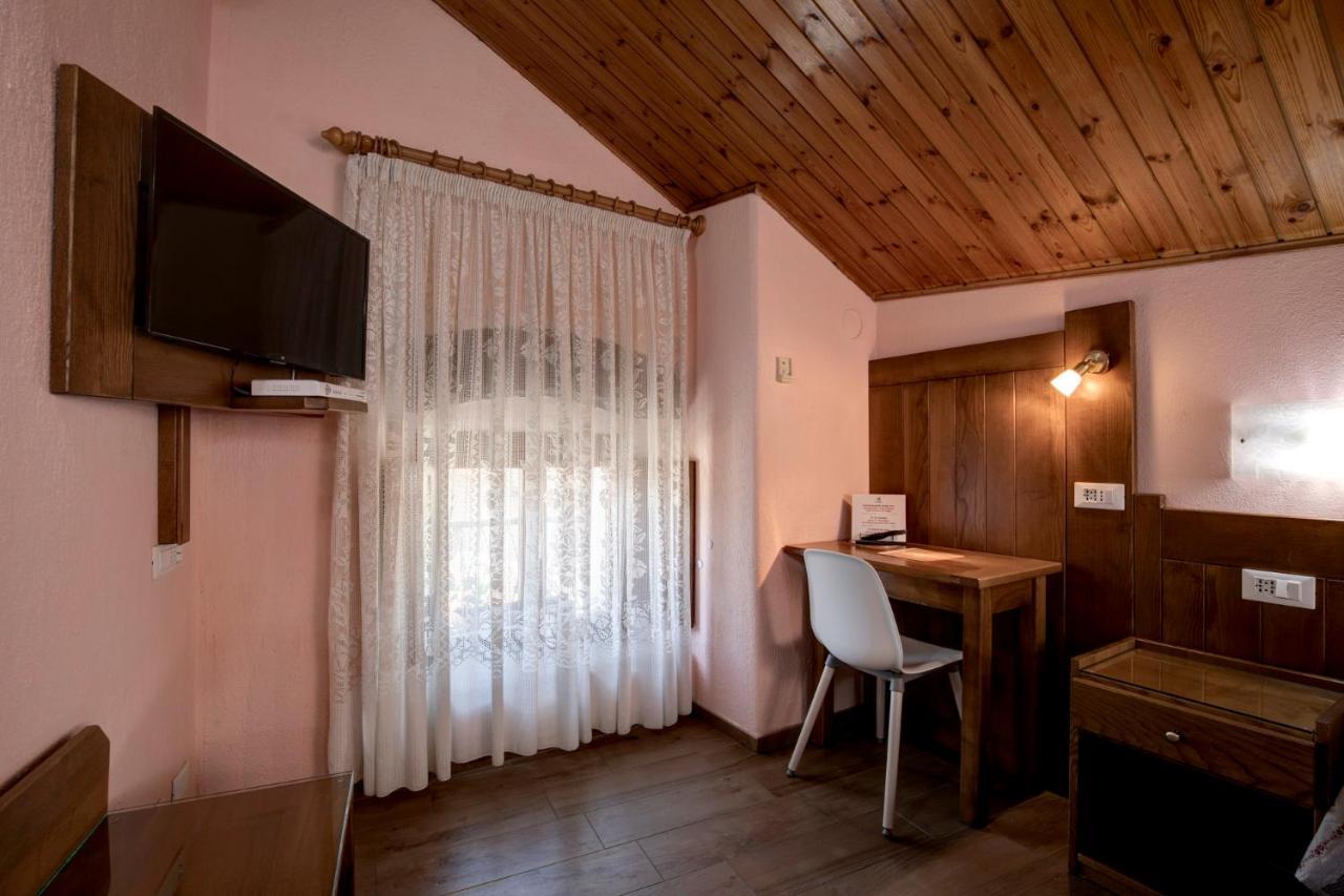 Hotel Cecchin Aosta Exterior foto